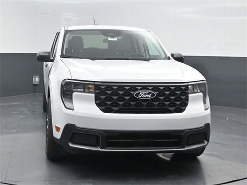 New 2025 Ford Maverick XLT image 32