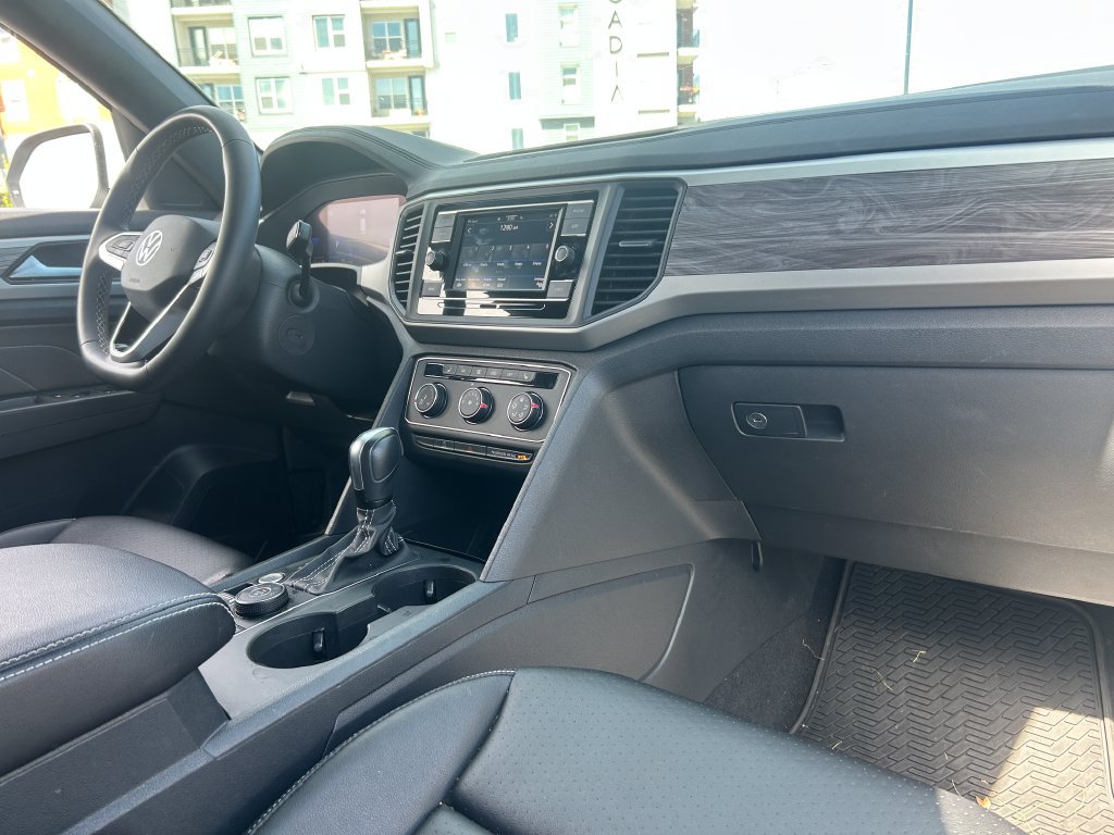 Used 2023 Volkswagen Atlas Cross Sport SE AWD/4WD image 35