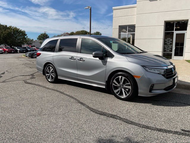Used 2024 Honda Odyssey Touring image 2