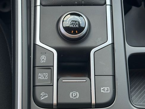 Certified 2026 Kia Sorento LX FWD image 35