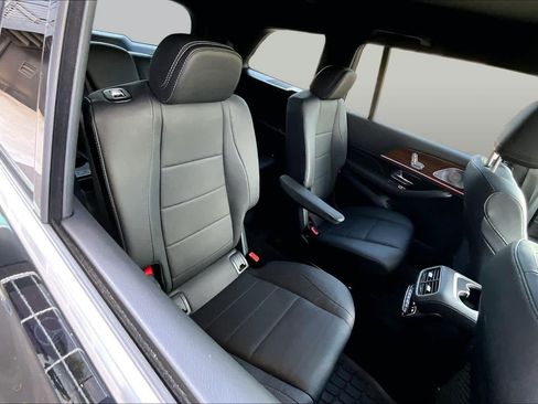 Used 2024 Mercedes-Benz GLS 450 4MATIC image 19