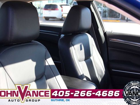 Used 2021 Chrysler 300 Touring L image 15