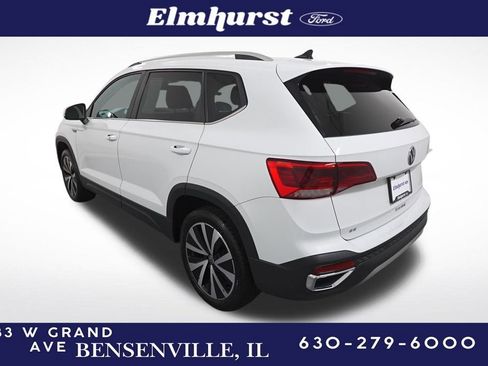 Used 2024 Volkswagen Taos SE image 3