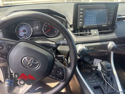 Used 2021 Toyota RAV4 LE AWD/4WD image 1