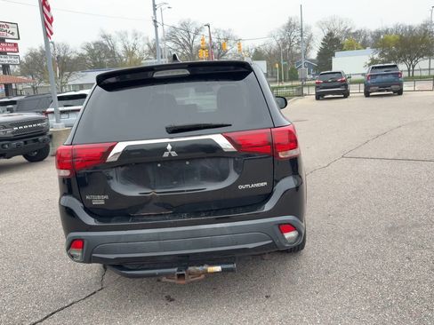 Used 2018 Mitsubishi Outlander LE FWD image 9