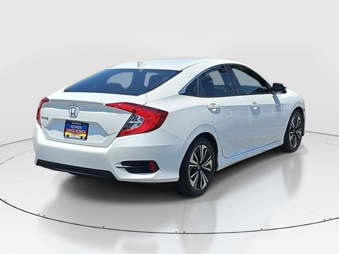 Used 2018 Honda Civic EX-T image 5