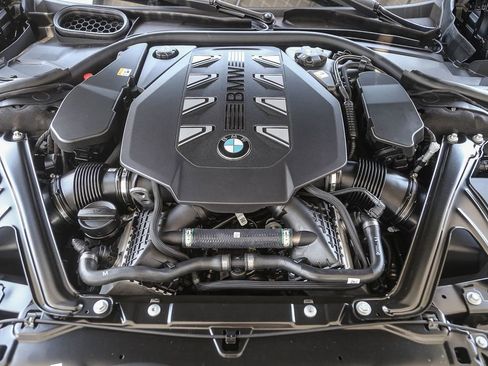 New 2026 BMW 760i xDrive w/ Premium Package AWD/4WD image 23