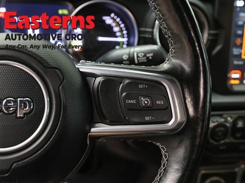 Used 2022 Jeep Wrangler Unlimited Sahara w/ Cold Weather Group AWD/4WD image 16