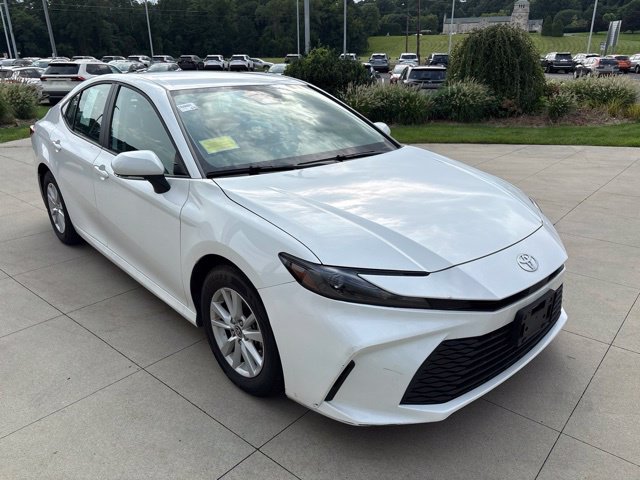 Used 2025 Toyota Camry LE FWD image 1