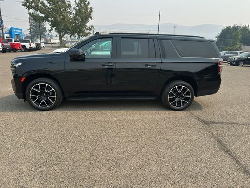 Used 2024 Chevrolet Suburban RST w/ Luxury Package AWD/4WD image 2