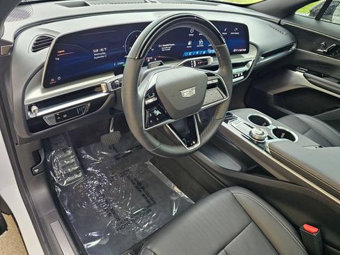 Certified 2024 Cadillac Lyriq Luxury w/ LPO, Floor Liner Package AWD/4WD image 19