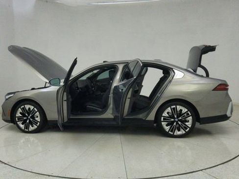 Used 2026 BMW 530i image 76