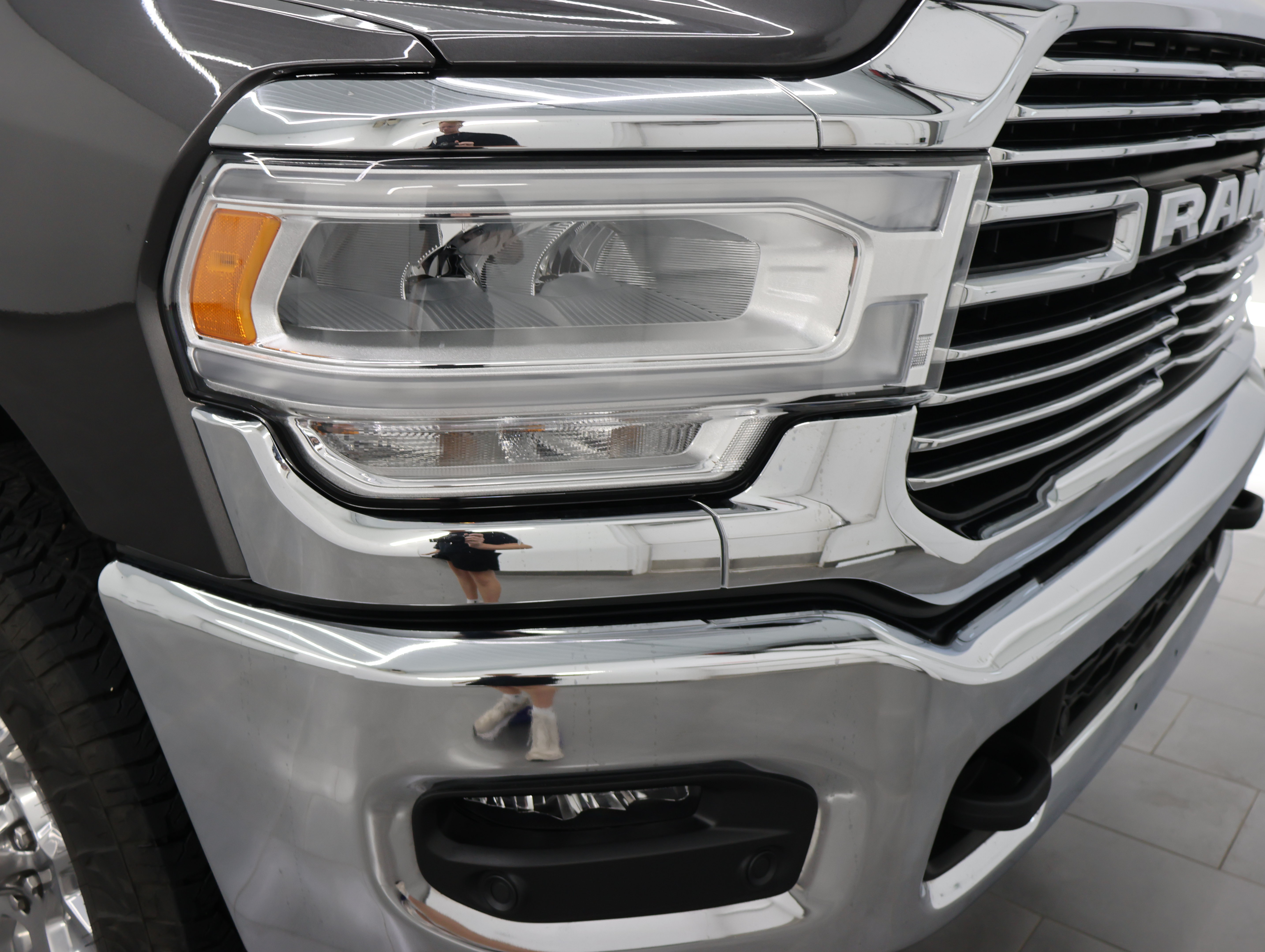 Used 2023 RAM 2500 Laramie AWD/4WD image 23