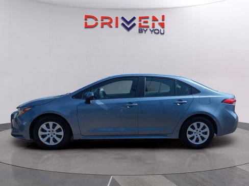 Used 2023 Toyota Corolla LE image 2