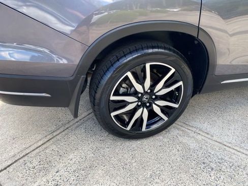 Used 2021 Honda Pilot Touring image 11