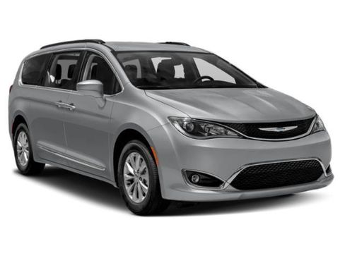 Used 2018 Chrysler Pacifica Touring-L Plus FWD image 8