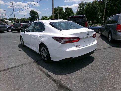 Used 2022 Toyota Camry LE w/ Cold Weather Package FWD image 10