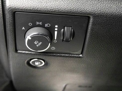 Used 2022 Jeep Grand Cherokee Limited image 18