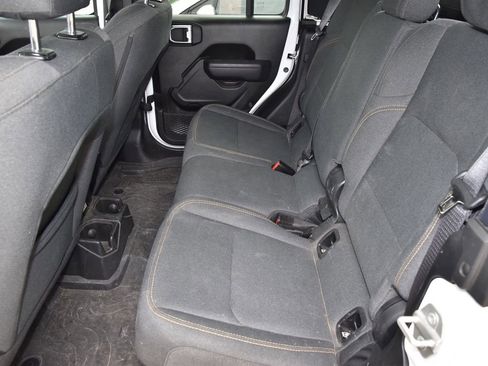 Used 2024 Jeep Gladiator Sport AWD/4WD image 10