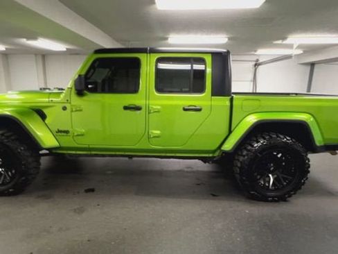 Used 2025 Jeep Gladiator Sport AWD/4WD image 5