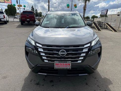New 2026 Nissan Rogue Platinum AWD/4WD image 2