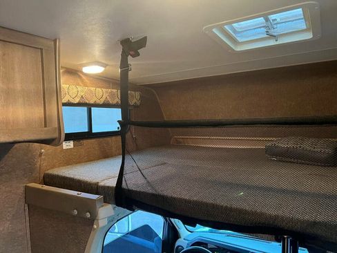 Used 2014 Ford E-350 and Econoline 350 Super Duty image 31