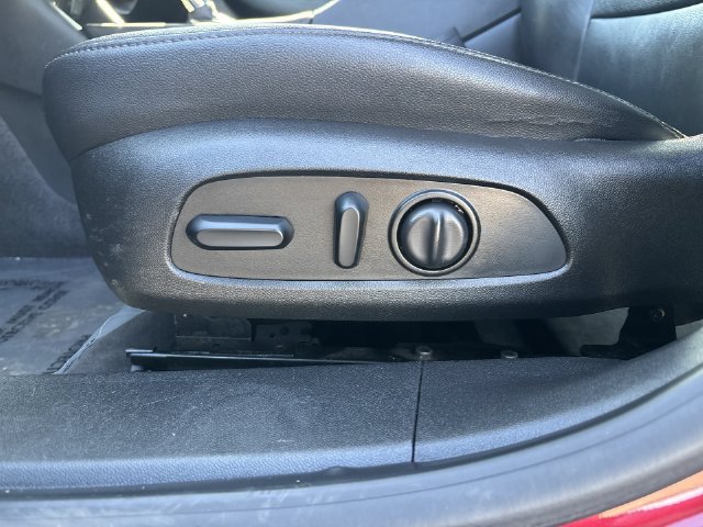 Used 2018 Chevrolet Malibu LT w/ Leather Package FWD image 21