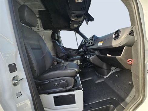 New 2025 Mercedes-Benz Sprinter 2500 image 8