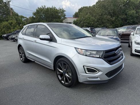 Used 2018 Ford Edge Sport w/ Equipment Group 401A AWD/4WD image 3