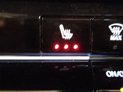 Certified 2025 Chevrolet Equinox LT w/ Safety and Technology Package image 34