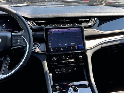 Used 2024 Jeep Grand Cherokee Limited 4xe image 18