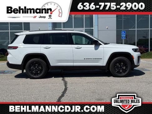 New 2026 Jeep Grand Cherokee L 4WD image 1