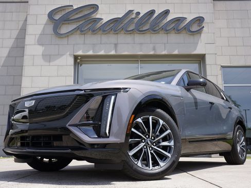 Used 2024 Cadillac Lyriq Sport AWD/4WD image 11