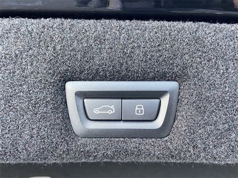 Certified 2025 BMW 740i xDrive w/ Executive Package image 34