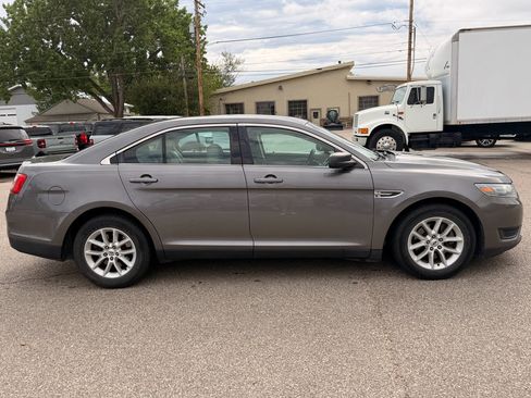 Used 2013 Ford Taurus SE FWD image 5