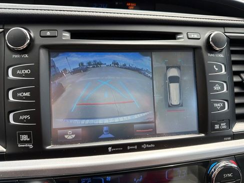 Used 2017 Toyota Highlander Limited Platinum AWD/4WD image 18