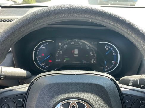 Used 2025 Toyota RAV4 XLE image 13