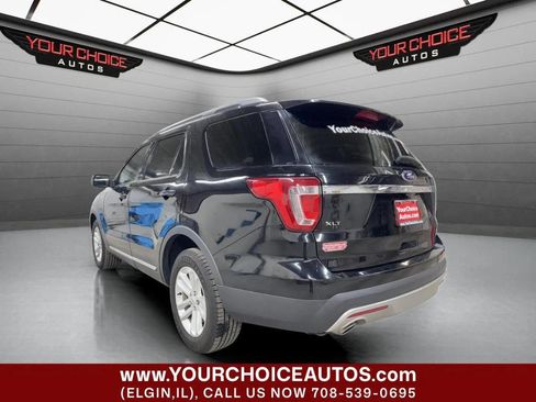 Used 2017 Ford Explorer XLT image 3