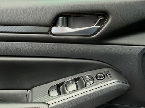 Used 2025 Nissan Altima 2.5 SV image 18