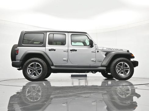 Used 2019 Jeep Wrangler Unlimited Sport w/ Technology Group AWD/4WD image 39