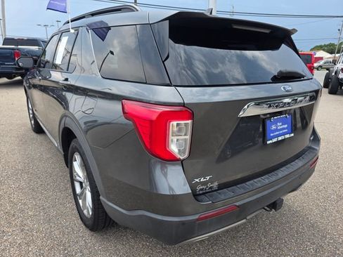 Used 2020 Ford Explorer XLT w/ Equipment Group 202A AWD/4WD image 7