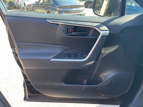Used 2025 Toyota RAV4 LE image 20