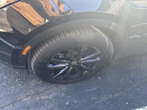 Used 2024 Jaguar E-PACE R-Dynamic SE image 3