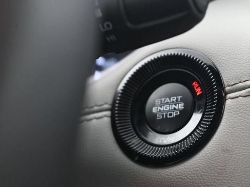 Used 2025 Jeep Compass Limited AWD/4WD image 23