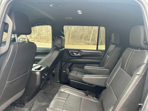Used 2024 Chevrolet Suburban RST w/ Luxury Package AWD/4WD image 13