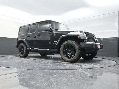 Used 2015 Jeep Wrangler Unlimited Sahara image 27