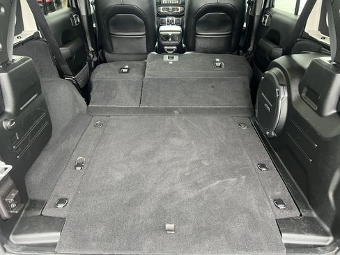 Used 2021 Jeep Wrangler Unlimited Sahara image 20