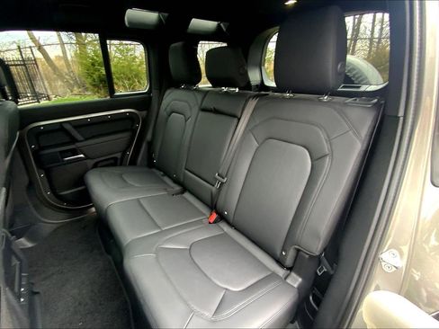 Used 2025 Land Rover Defender 110 X-Dynamic SE image 20