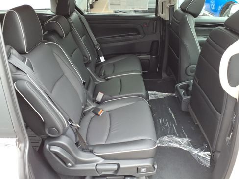 New 2026 Honda Odyssey Touring image 12