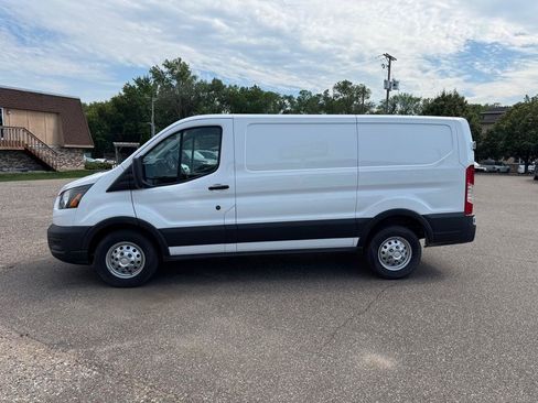 Used 2022 Ford Transit 250 Low Roof AWD image 9